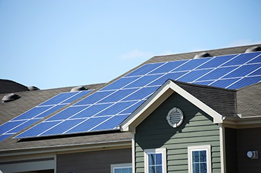 ¿Cuál es la esperanza de vida de los paneles solares?